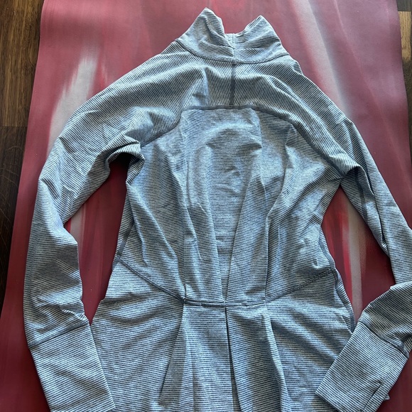 Lululemon Rulu Pullover - Picture 3 of 4